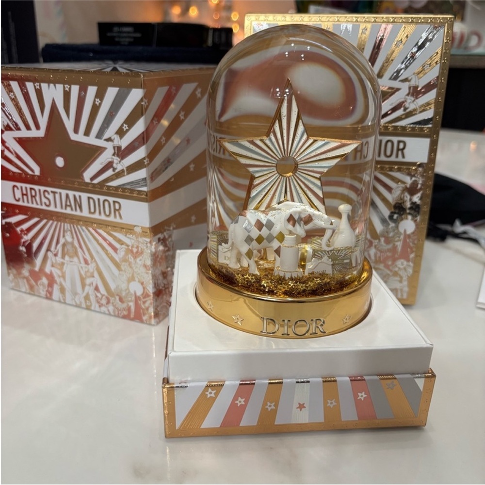 💫 ⭐️2025 Dior Gold Snow Globe 💫 ⭐️